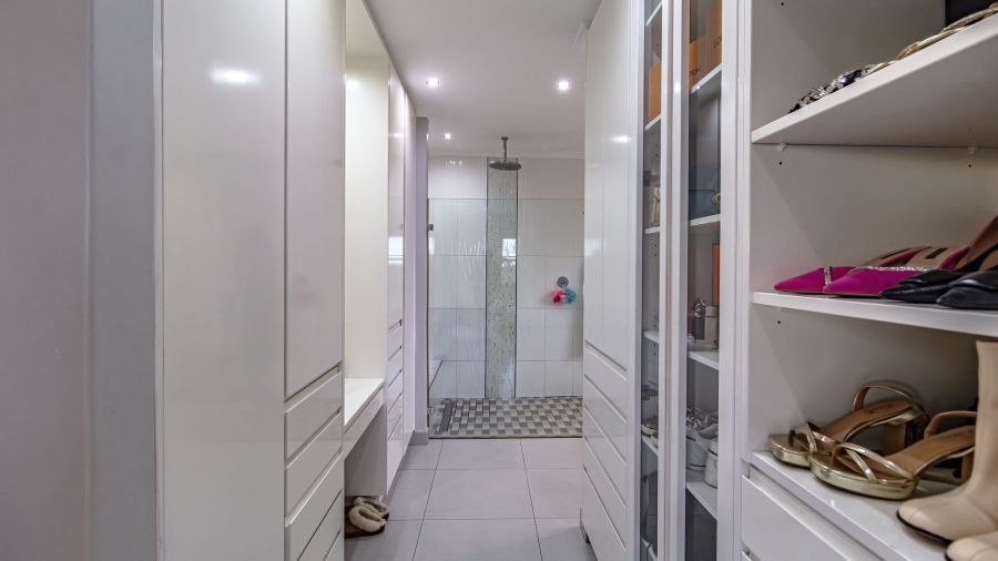 4 Bedroom Property for Sale in Dennegeur Western Cape
